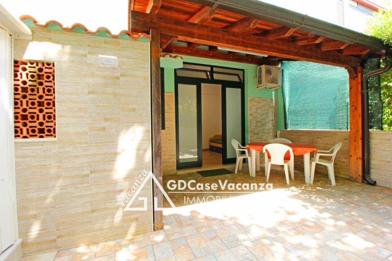 Gd Case Vacanza -Moderno Con Ampia Veranda- Torre dell'Orso Exterior foto